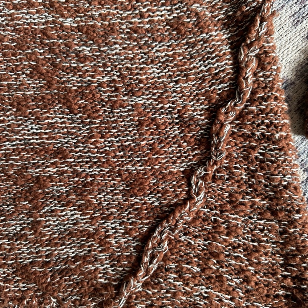 Universal Thread Sweater - Picture 3 of 4